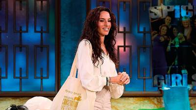 Llegada INMINENTE. La veterinaria, Fabiola Quesada Fernández, durante su visita a La Revuelta. / RTVE.