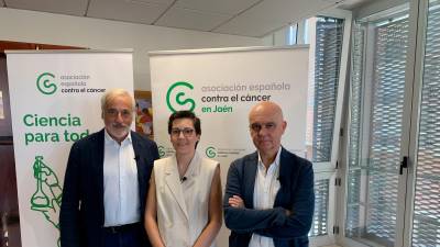 Pedro Sánchez, Amparo Jiménez y José Juan Gaforio. / Pablo Espinosa Luna / Diario JAÉN.