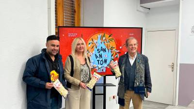 José García, María Espejo y David Peragón durante la presentación. / Álvaro Guzguti / Diario JAÉN.