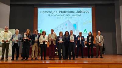 Foto de familia de los homenajeados en el acto. / Junta de Andalucía.