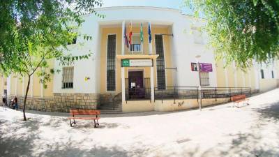 Fachada de la Escuela Oficial de Idiomas de Jaén.
