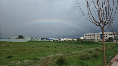 Arco iris fuera tras un día de lluvia, en febrero. / Diario JAÉN.