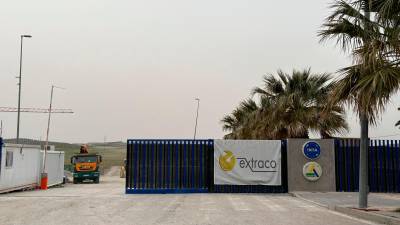 Una de las puertas de acceso al Cetedex, esta tarde. / Diario JAÉN.