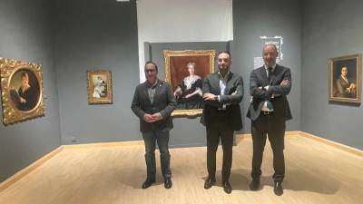 El delegado territorial de Cultura, José Ayala; el depositario de la “Colección Mago”, Santiago González Martínez; y el director del Museo de Jaén, Carlos Javier Fernández. / A. Lechuga.