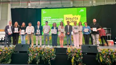 Entrega de placas a los nuevos establecimiento adheridos a la estrategia Degusta Jaén. / Diputación Provincial.