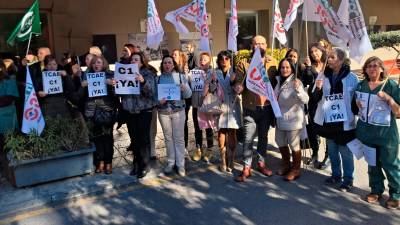 Concentración a las puertas del Hospital Médico-Quirúrgico.
