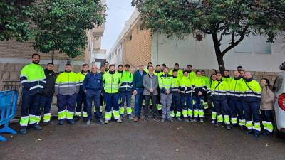 Foto de los trabajadores y trabajadoras del programa “Activa-T”. / Ayuntamiento de Jaén.