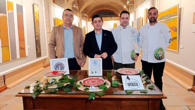 Óscar Moriana, Paco Reyes, Francisco Reyes y Daniel Martínez durante la presentación. / Adrián Claudio Bonache / Diario JAÉN.