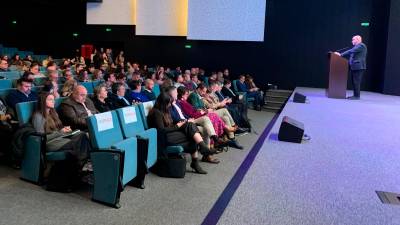 Manuel Fernández se dirige a los presentes. / Pablo Espinosa Luna / Diario JAÉN.