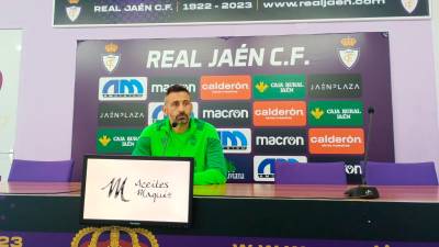 Manuel Herrero, en la rueda de prensa previa al partido del Huétor Tájar. / Álex Gómez / Diario JAÉN. 