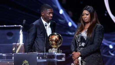 Ousmane Dembelé durante la entrega del Balón de Oro.