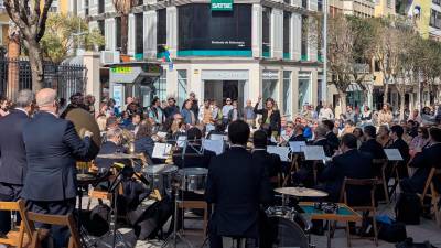 La Banda Municipal de Jaén durante su concierto en Roldán y Marín. / Ayuntamiento de Jaén. 