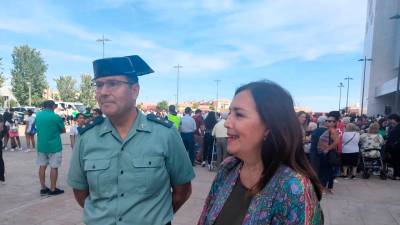 Francisco José Lozano y Catalina Madueño, en la jornada de puertas abiertas de la Guardia Civil. / Europa Press.