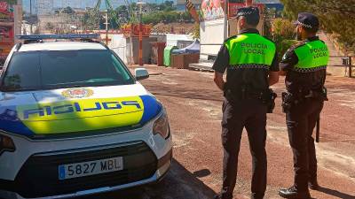Efectivos de Policía Local mientras supervisan el Recinto Ferial. / Policía Local de Jaén.