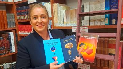 Juana María Acuña Cueva.