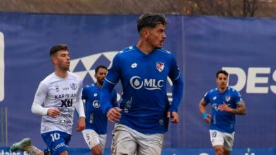 Diego Talaverón, en una jugada del partido. / Linares Deportivo.