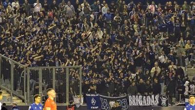 Aficionados del Linares Deportivo durante el partido de ida en La Victoria. / Antonio del Arco.