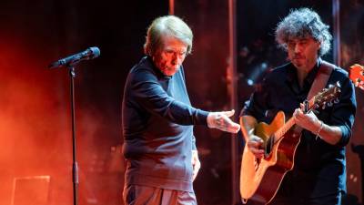 Imagen de archivo de Raphael, en concierto en el ciclo 1001 Músicas-CaixaBank en el Teatro del Generalife, en Granada. / 1001 Músicas-Caixabank