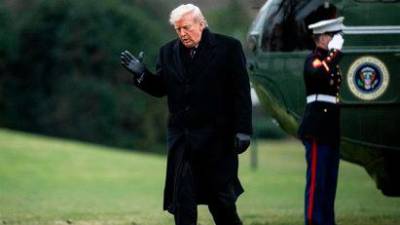 El presidente de Estados Unidos, Donald Trump, a su llegada a la Casa Blanca desde la Base Aérea de Dover, en Delaware. / Europa Press.