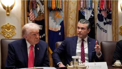 El presidente de EEUU y su secretario de Defensa, Donald Trump y Pete Hegseth respectivamente. / Europa Press.