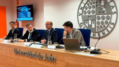 Presentación de la microcredencial “Transformación empresarial en la era digital”. / UJA.