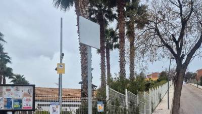 Instalación de una señal vertical en Altos del Puente Nuevo. / Ayuntamiento de La Guardia.