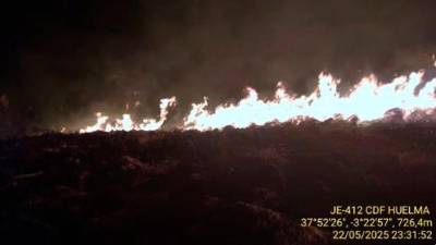 Imagen del inicio del fuego declarado en el paraje Cerro Murillo de Bédmar. 