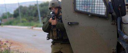 Soldado israelí en una operación en Nablús, en Cisjordania. / Archivo.