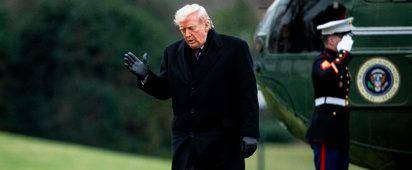 El presidente de Estados Unidos, Donald Trump, a su llegada a la Casa Blanca desde la Base Aérea de Dover, en Delaware. / Europa Press.