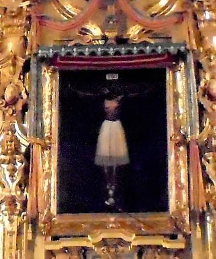 <i>Lienzo del “Cristo de Burgos”, ubicado en la parte central del retablo mayor del templo.</i>