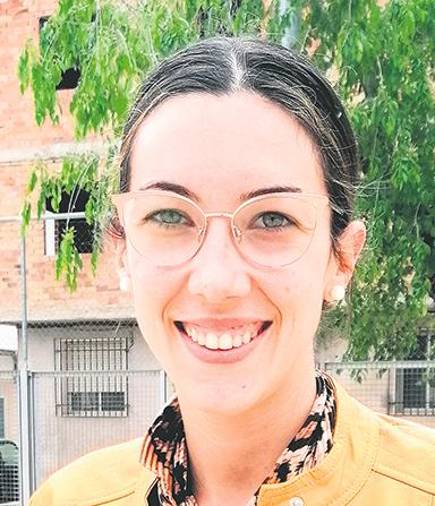 <i>Natalia Bravo, profesora. </i>