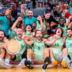 El Real Betis celebra el ascenso a Liga Endesa. / Real Betis. 