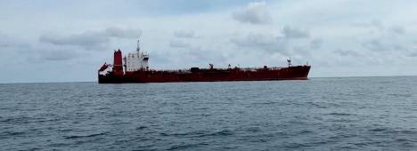 El petrolero Ethera, atribuido a la flota fantasma empleada por Rusia para eludir las sanciones por la guerra de Ucrania. / Europa Press.