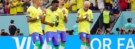 Vinicius Jr celebra un gol junto a sus compañeros. / Europa Press