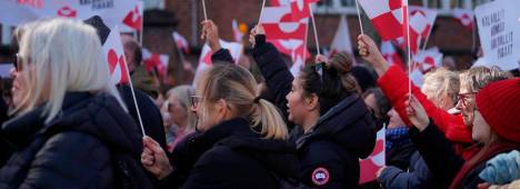 Imagen de archivo de banderas de Groenlandia durante una manifestación en Copenhague. / Zhang Yuliangtonglian / Europa Press.