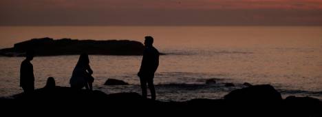 Bañistas en la playa de Galicia este otono. / Elena Fernández / Europa Press