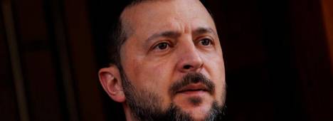 El presidente ucraniano, Volodymyr Zelenski, visita a las tropas ucranianas desplegadas cerca de Pokrovsk, Donetsk. Archivo.