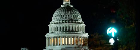 El Capitolio de Estados Unidos, sede del Congreso, en el momento en el que la Cámara de Representantes ha aprobado el paquete de medidas de financiación para poner fin al cierre del Gobierno federal más largo de la historia del país. / Europa Press.