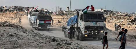 Camiones cargados con ayuda humanitaria en la Franja de Gaza. Archivo. / Zuma Press.