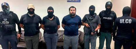 Momento de la detención de “Fito”, en Ecuador, una imagen difundida por las autoridades. / Ministerio del Interior de Ecuador. 
