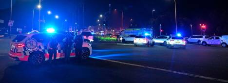 La policía australiana tras el ataque en la playa de Bondi, en Sídney. / Mick Tsikas / Europa Press.