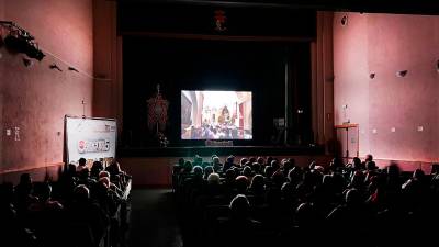 Proyección de “Alharilla en su Gloria” en el Cine Capitol.