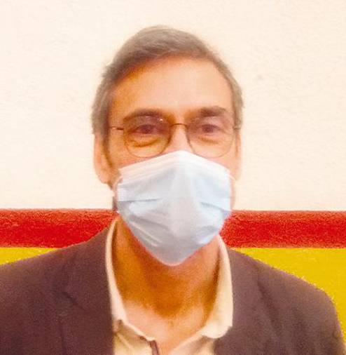 <i>Manuel Morales Cuesta, profesor. </i>