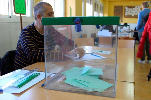 <i>Urna en las últimas elecciones autonómicas en Andalucía en 2022. / Europa Press.</i>