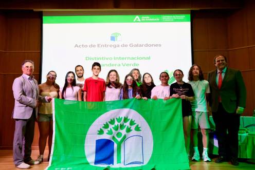 <i>CPR Alto Guadalquivir de Coto Ríos en el acto de entrega de los reconocimientos en Algeciras. / Junta de Andalucía.</i>