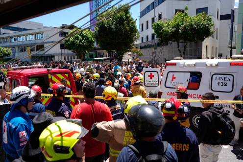 <i>Rescates tras el terremoto en Colombia. / Europa Press. </i>