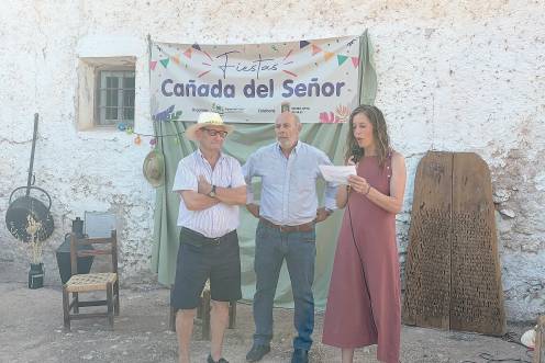 <i>Uno de los instantes iniciales de la inauguración oficial, con el público sentado y expectante. / Ana Isabel Bravo / Diario JAÉN</i>