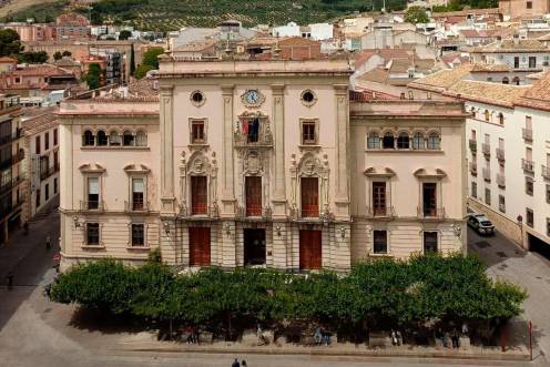 <i>Fachada del Ayuntamiento de Jaén.</i>