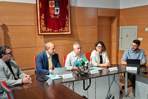 <i>Colaboración institucional entre el rector de la Universidad de Jaén, Nicolás Ruiz, y el alcalde del Ayuntamiento de Martos, Emilio Torres. / Universidad de Jaén. </i>