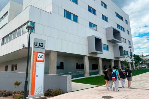 <i>Facultad de Ciencias de la Salud de la UJA. / Universidad de Jaén.</i>